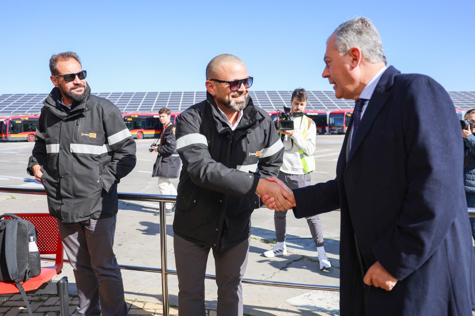 Un total de 1220 aspirantes se presentan a las pruebas de acceso para cubrir las 350 plazas de conductor de la bolsa de empleo de Tussam