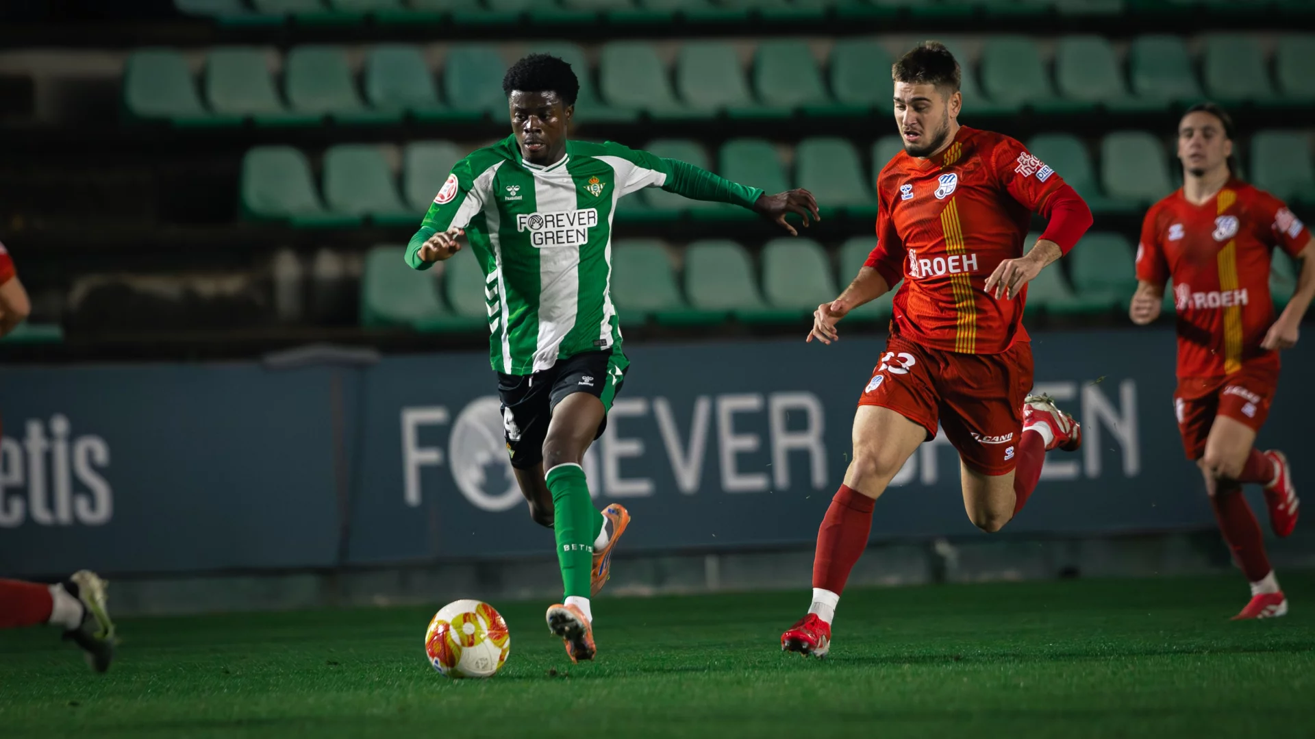 CRÓNICA | El Betis Deportivo empata ante el CE Europa en casa (2-2)