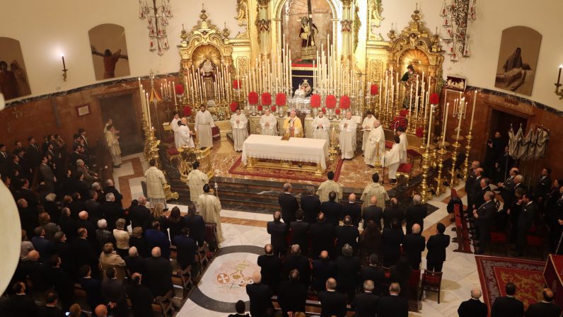 Monseñor Saiz en la función principal de instituto del Gran Poder: “El Niño de Belén es el Varón de Dolores”