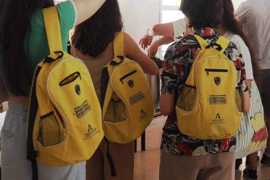 La Consejería de Cultura abre la convocatoria 2026 de la Escuela de Jóvenes Escritoras y Escritores de Andalucía