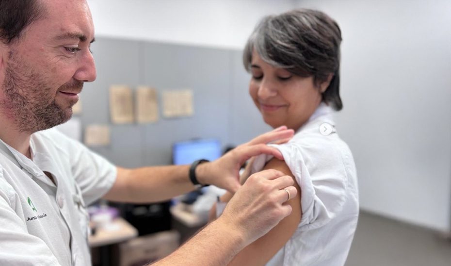 La tasa de incidencia de la gripe desciende, aunque se mantiene dentro de los niveles epidémicos
