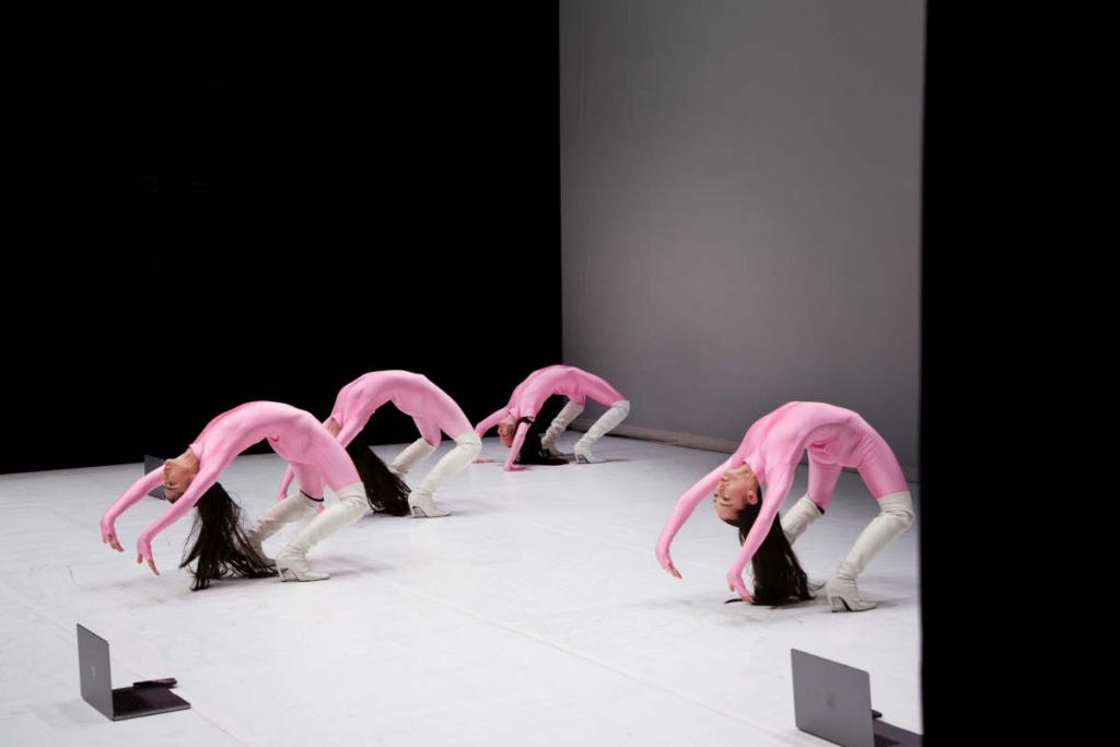 Candela Capitán explora la identidad digital y el cuerpo con el estreno de ‘SOLAS’ en el Alhambra