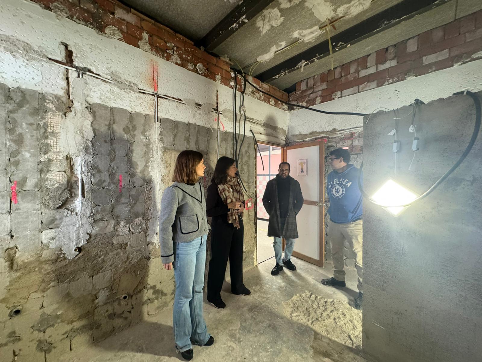 El Ayuntamiento modernizará los aseos del CEIP Zurbarán, con más de 50 años, y su obra se une a los casi 15 millones de euros en marcha en estos momentos en los colegios