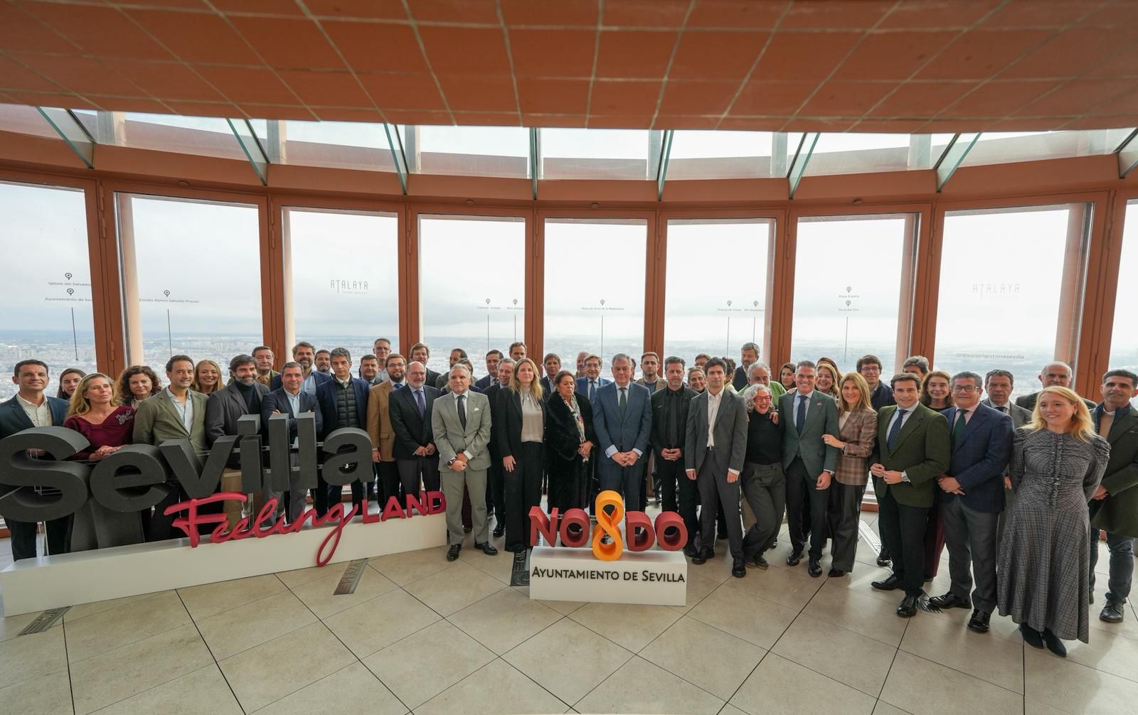 El alcalde Sanz presenta el cartel de la Bienal de Flamenco y la estrategia de Sevilla para Fitur 2026