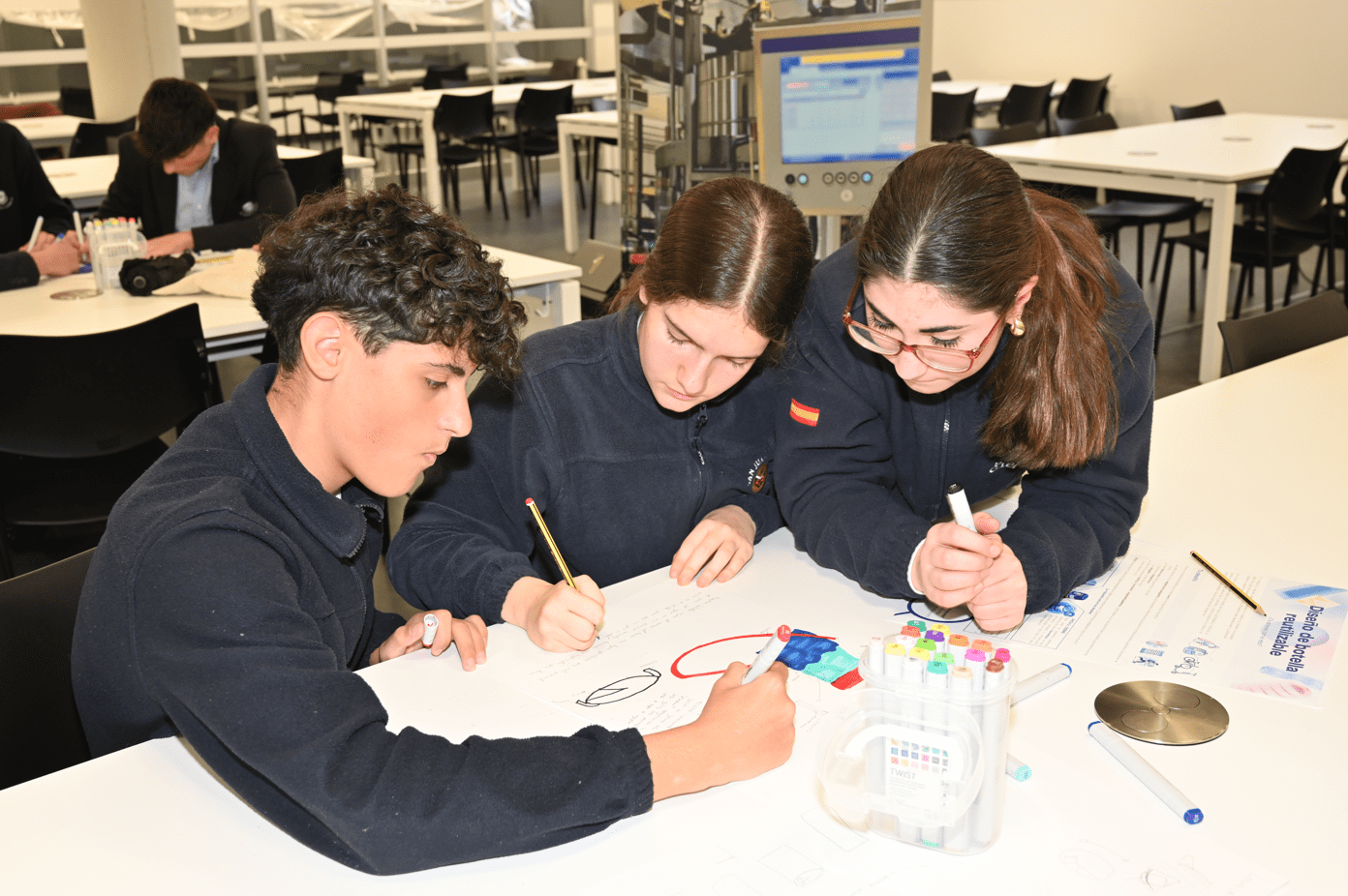 Maese y Server, primeros premios en las II Olimpiadas de Ingenierías en el Ámbito Industrial