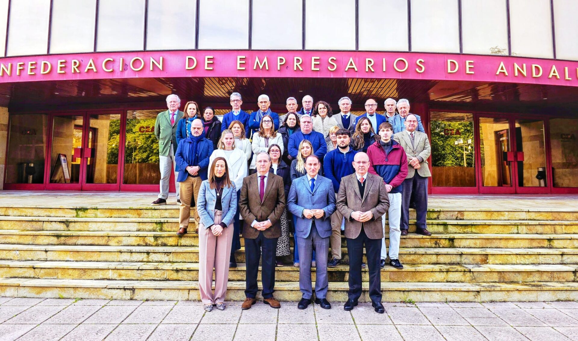 En CEA hemos guardado un minuto de silencio en recuerdo a las víctimas del trágico accidente ferroviario en Adamuz (Córdoba) – Confederación de Empresarios de Andalucía