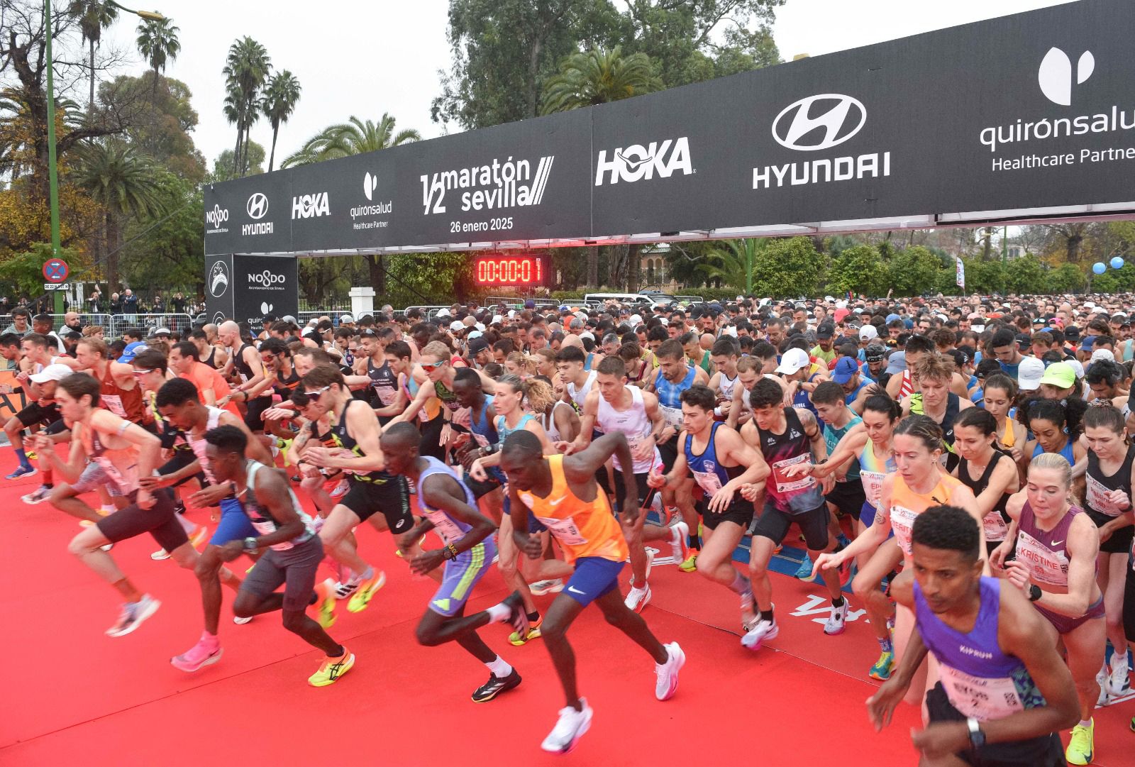 El medio maratón de Sevilla bate récord de participación con 20 000 corredores, el doble que hace tan solo cinco años