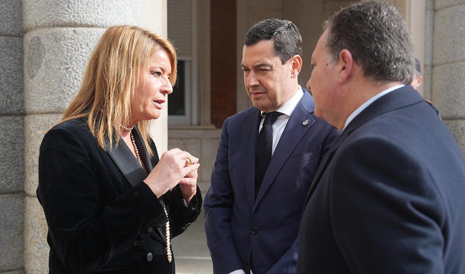 Moreno recuerda en Huelva a las víctimas del accidente: “Sus ilusiones ahora son las nuestras”