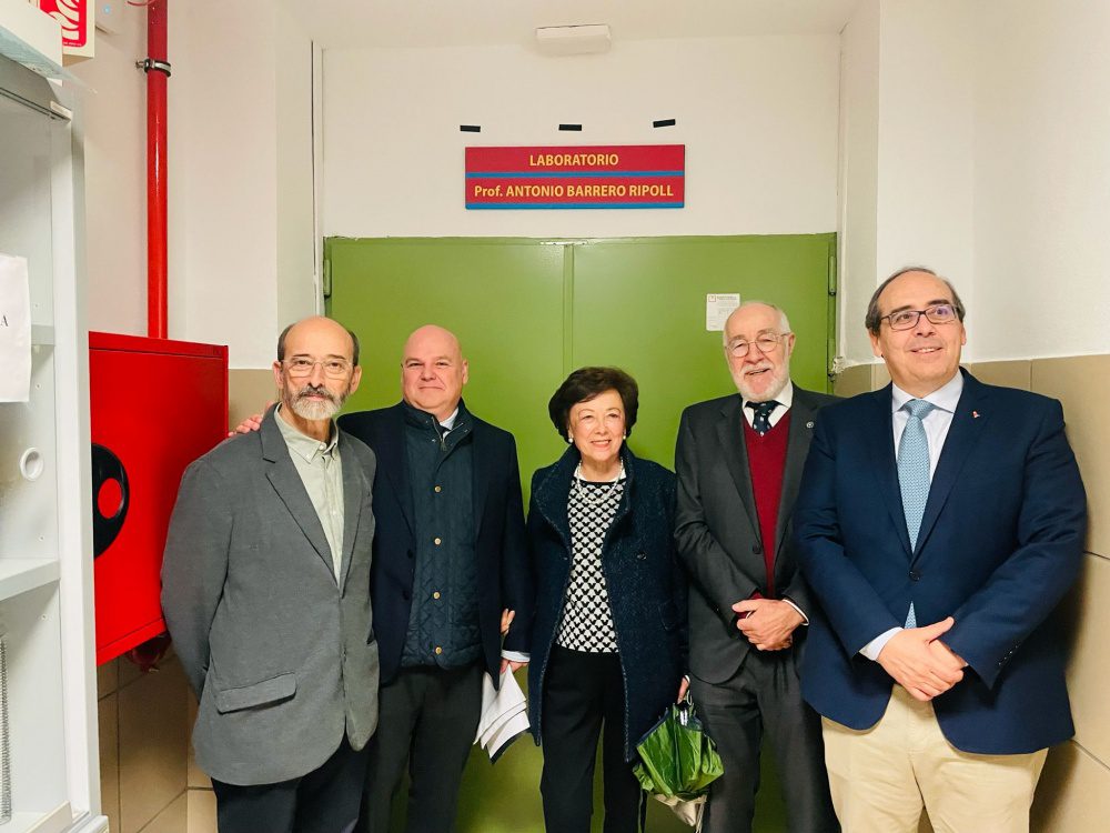 La ETSi homenajea al profesor Antonio Barrero Ripoll con la dedicación del Laboratorio de Mecánica de Fluidos