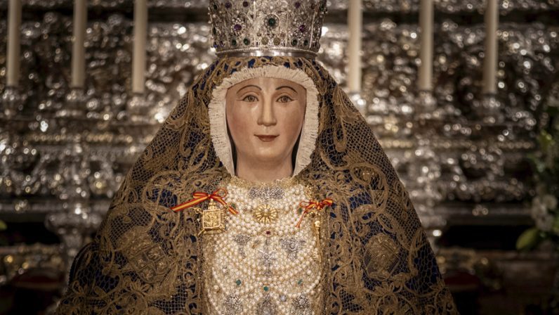 La Catedral de Sevilla acometerá una intervención de mantenimiento a la imagen de la Virgen de los Reyes