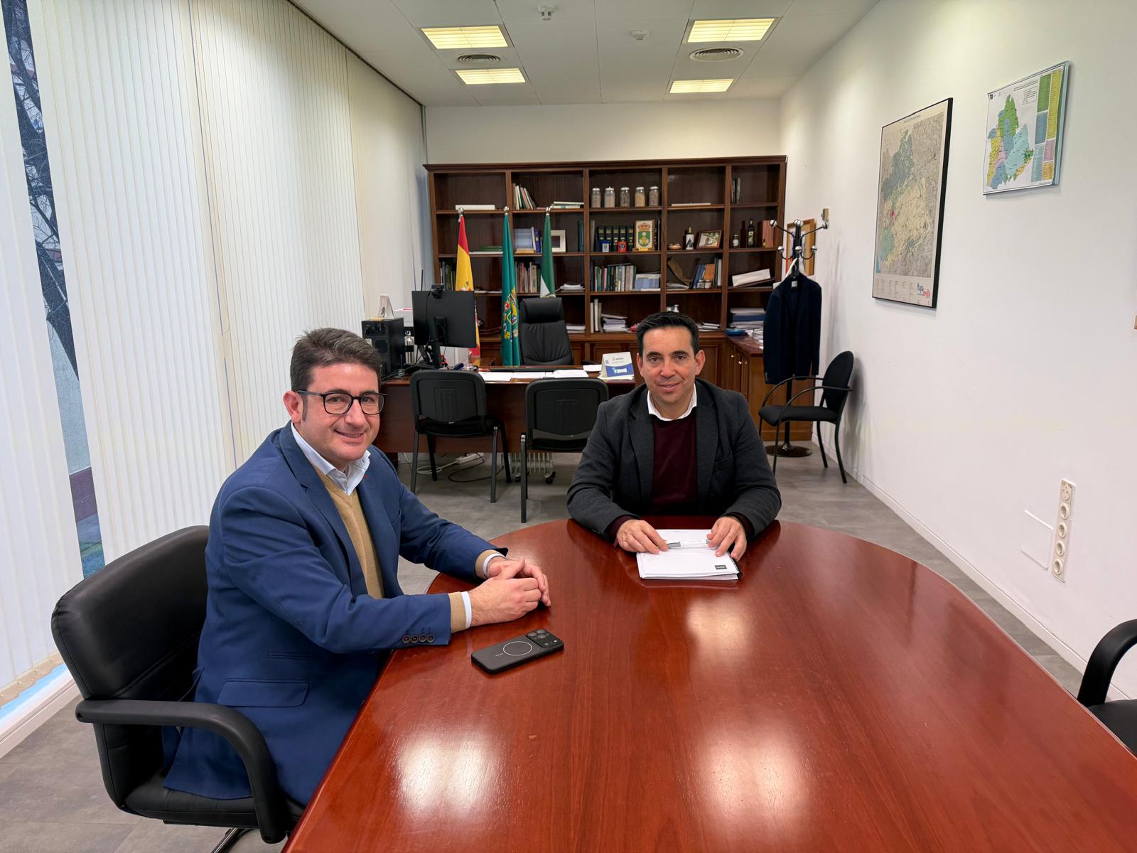 La Diputación y el Ayuntamiento de Palomares analizan la reformulación de un proyecto de carril bici que cuenta con fondos del Plan Sevilla 107