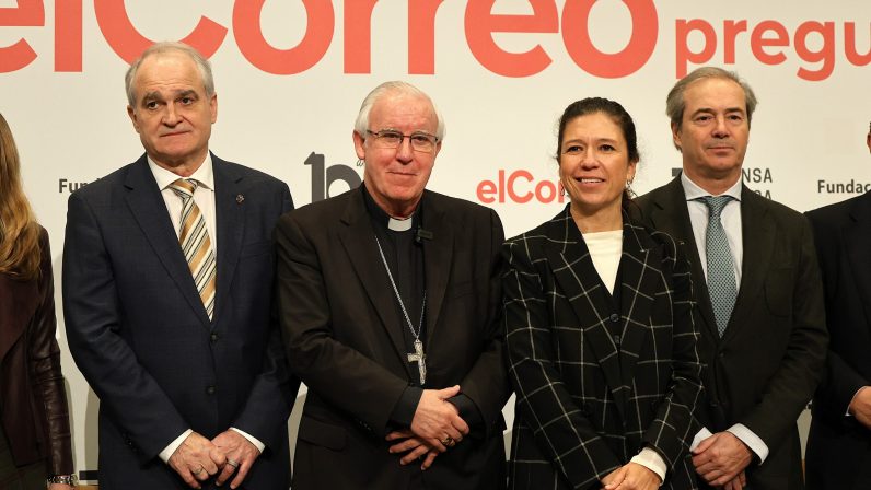 Foro #ElCorreopregunta: El arzobispo destaca positivamente el papel de las hermandades ante los retos de la pobreza en Sevilla