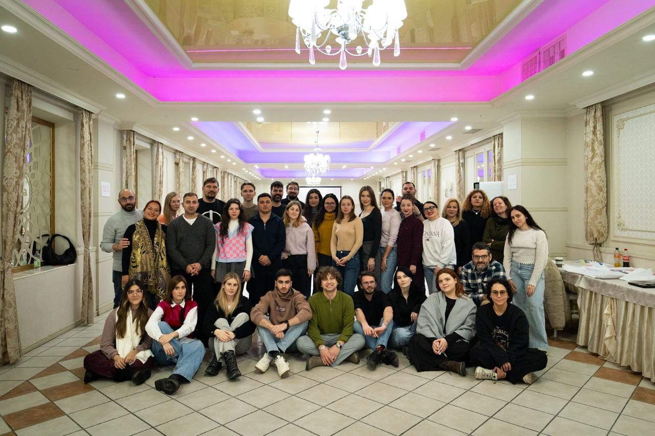 La US participa en un encuentro formativo sobre salud mental, prácticas creativas y herramientas digitales