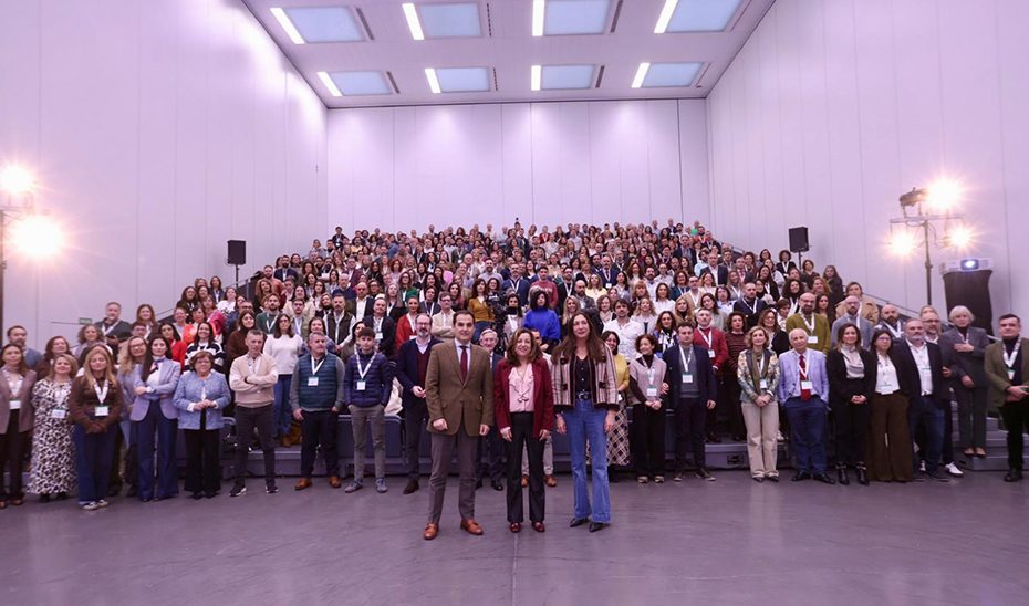 Andalucía propone edad mínima de acceso a redes sociales y mejorar alertas en protocolos de acoso