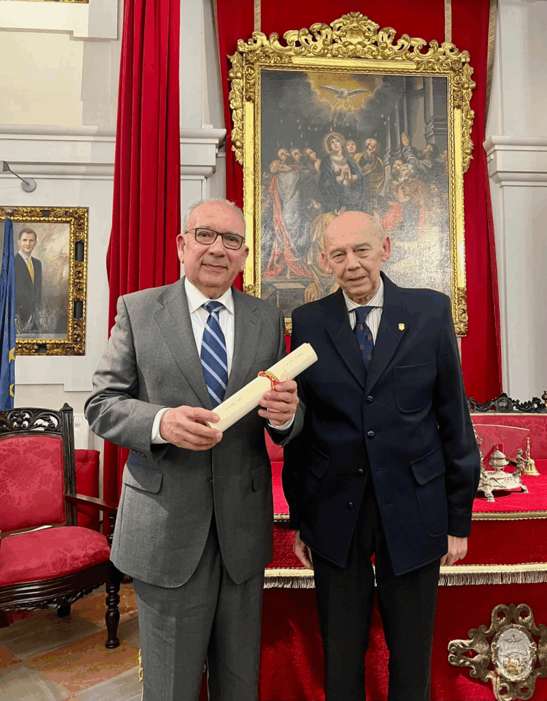 D. José Pérez Bérnal recibe el Premio Dr Antonio Hermosilla Molina