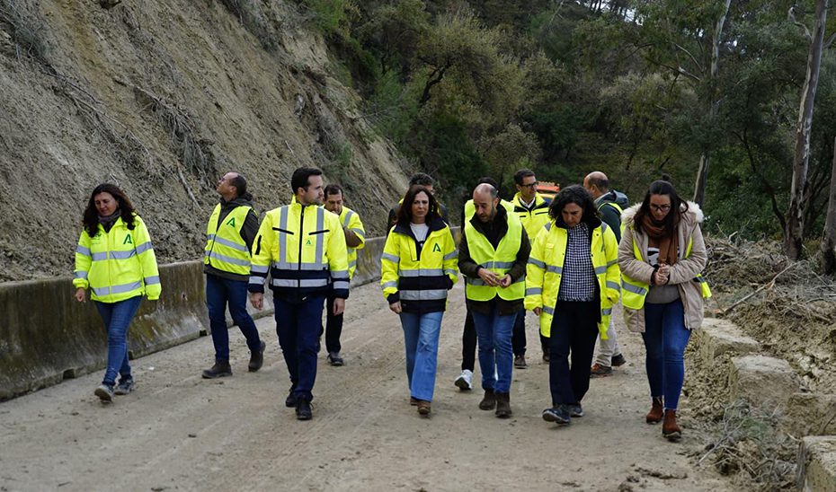 La Junta habilita un paso temporal en la carretera de Benamahoma y pide prudencia por nuevas borrascas