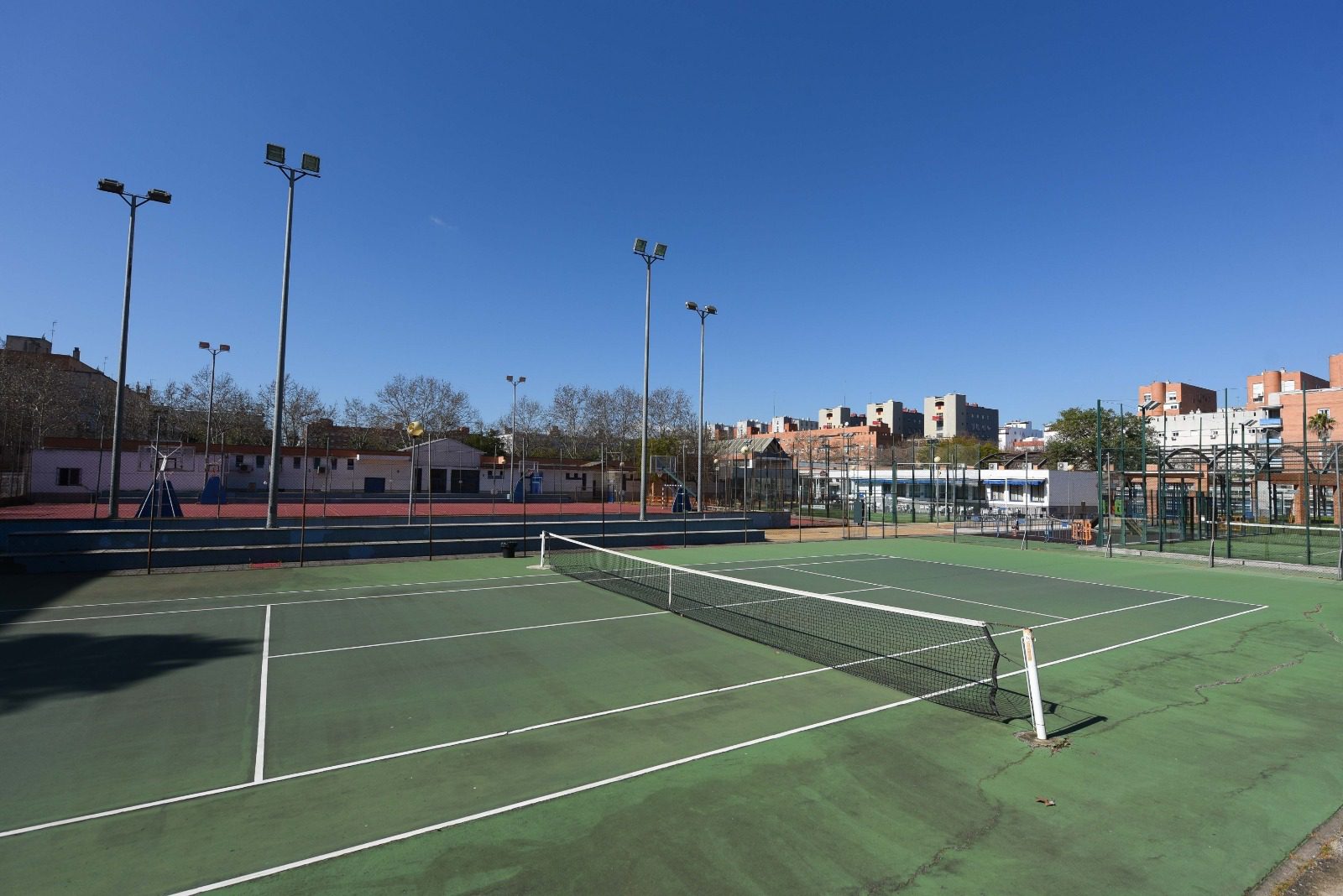 El Ayuntamiento impulsa un proyecto para que Entreflores de Sevilla este se convierta en un centro deportivo de primer nivel