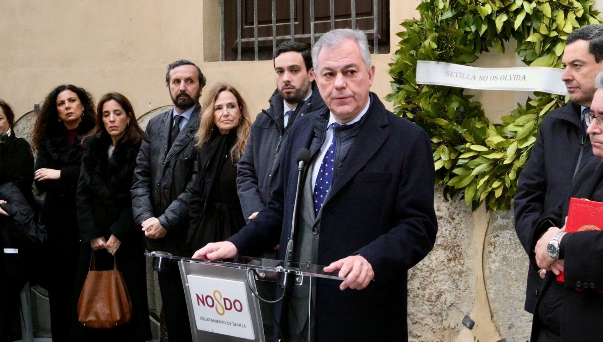 El alcalde ha señalado que Alberto y Ascen murieron asesinados por ETA por defender nuestro Estado de Derecho, nuestra Constitución, nuestra democracia, pero sobre todo nuestra libertad
