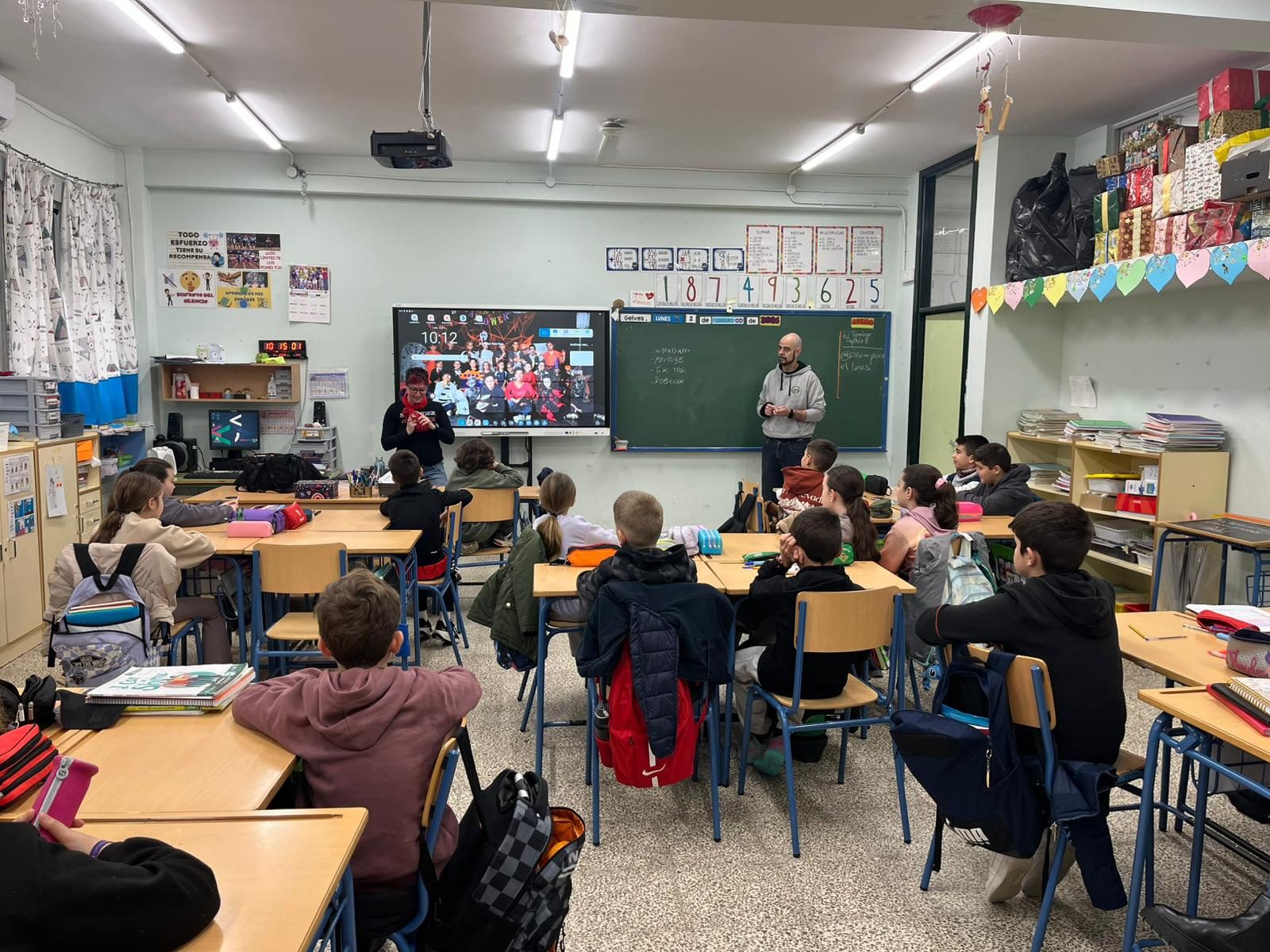 Bienestar Social impulsa talleres sobre uso responsable de entornos digitales también en los colegios de Gelves