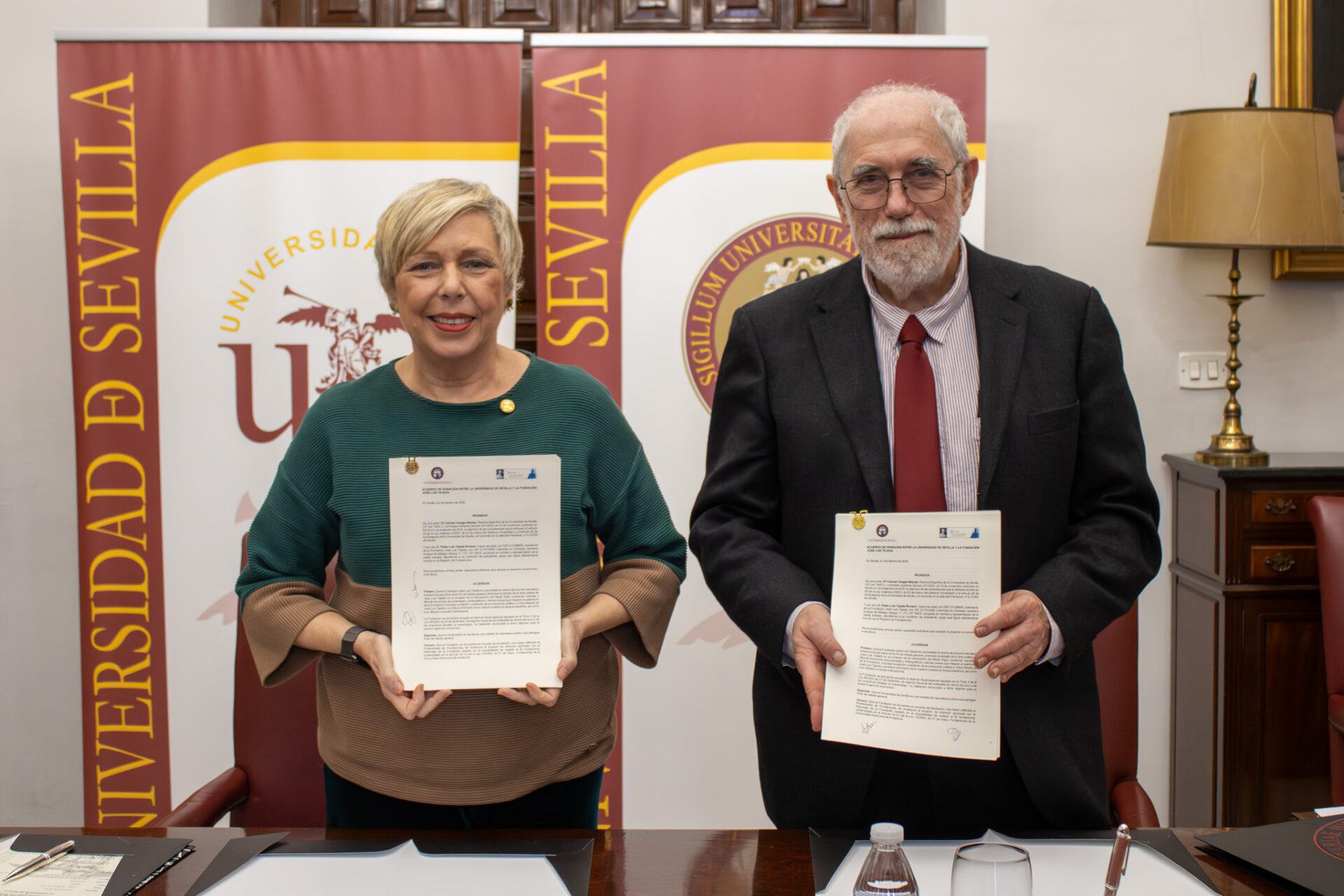 La Universidad de Sevilla recibe fondos del legado documental y bibliográfico del poeta José Luis Tejada