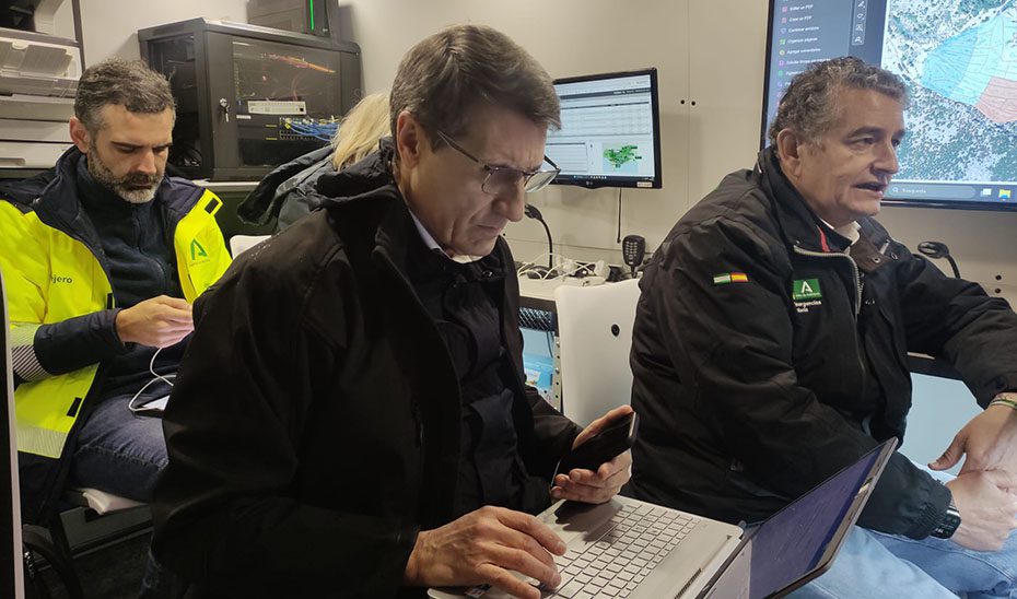 Antonio Sanz confirma que se ha desalojado a todos los vecinos de Grazalema sin incidencias