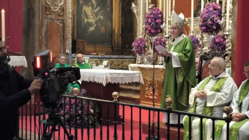 El arzobispo destaca la labor de los voluntarios de Manos Unidas en la misa central de la Campaña contra el Hambre