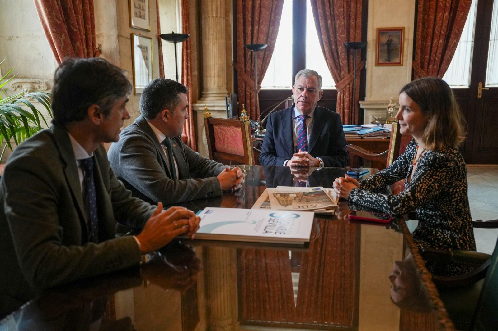 El Ayuntamiento refuerza su colaboración con el Colegio de Dentistas de Sevilla en la promoción de hábitos saludables