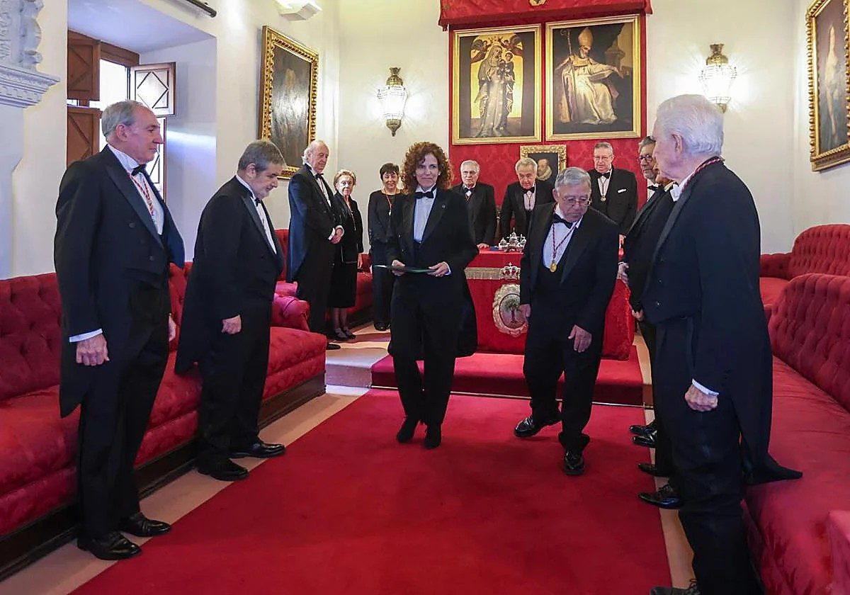 Mercedes Comellas ingresa en la Real Academia Sevillana de Buenas Letras