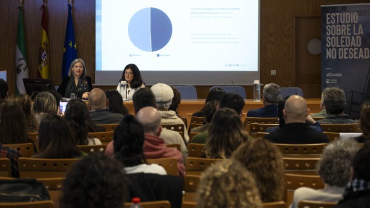 Investigadoras de la UPO realizan un diagnóstico sobre la soledad no deseada en mayores dependientes en Nervión y San Pablo   Servicios sociales y redes vecinales, claves para aliviar el malestar emocional de la soledad no deseada