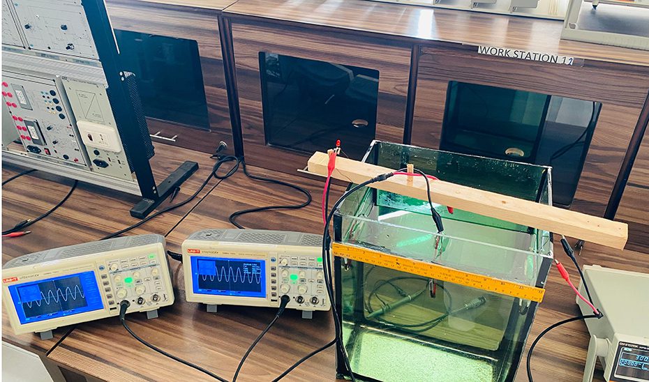 Investigadores andaluces desarrollan un sistema de recarga de dispositivos submarinos sin cables