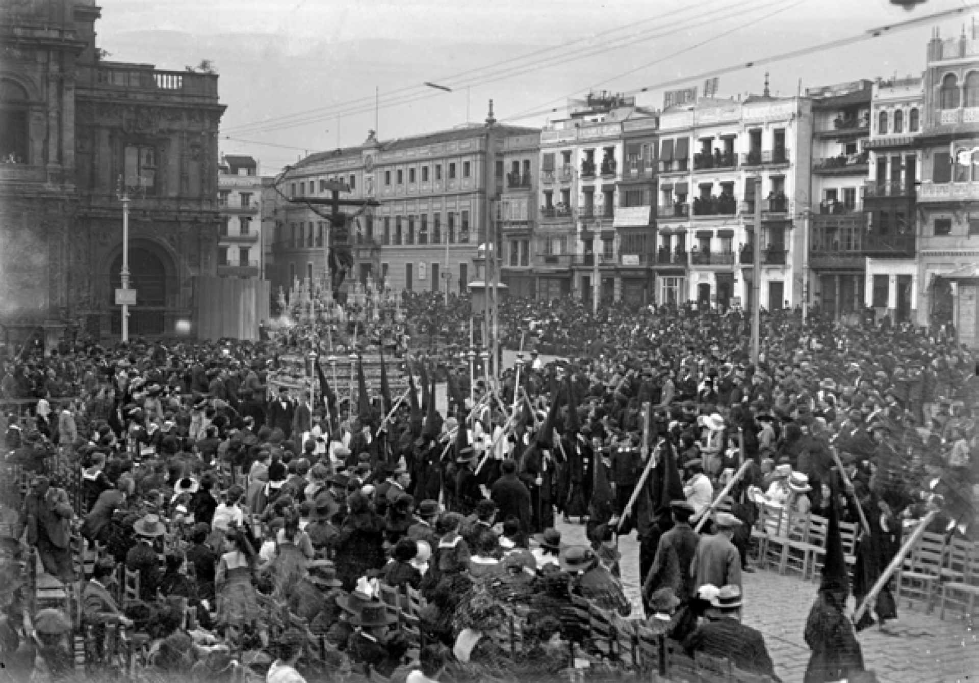 La Red Municipal de Bibliotecas acoge el IV Seminario ‘Visiones de la Semana Santa de Sevilla’, organizado por la UNED