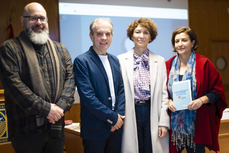 La UPO presenta dos guías para reforzar la ética profesional y el bienestar de quienes trabajan en los Servicios Sociales   Las jornadas ‘Hacia una Cultura Ética en los Servicios Sociales’ culminan los resultados del proyecto financiado por la Junta de Andalucía