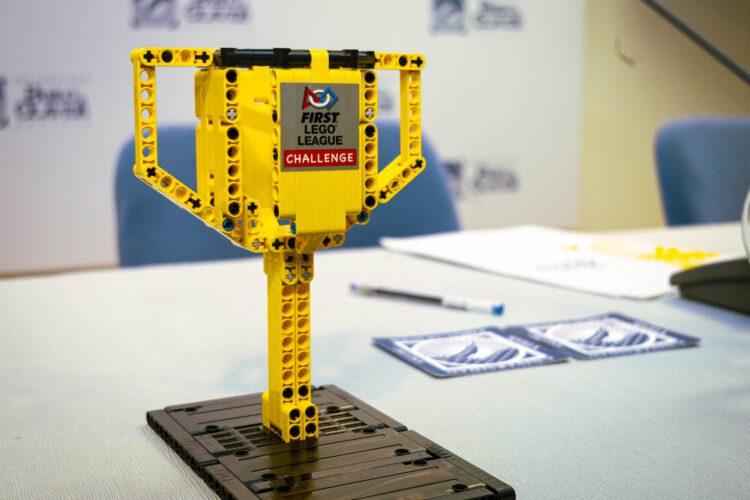 La final de FIRST LEGO League Sevilla 2026 reunirá este sábado en la Olavide a 182 jóvenes en una competición de robótica   El programa educativo internacional para el impulso de áreas STEM tiene este año la arqueología como temática con el lema ‘Unearthed’