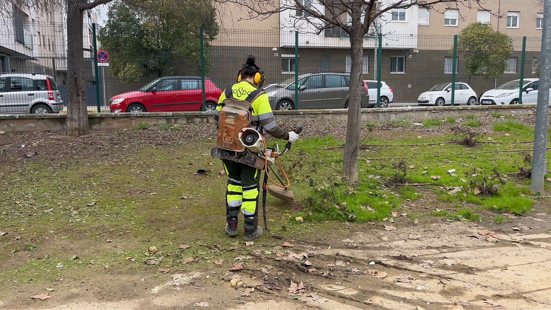 El Ayuntamiento refuerza los trabajos de desbroce ante el crecimiento extraordinario de la vegetación tras el reciente tren de borrascas