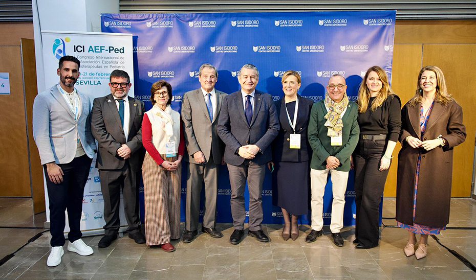 Más de 190.000 niños andaluces reciben atención de fisioterapeutas en los centros públicos