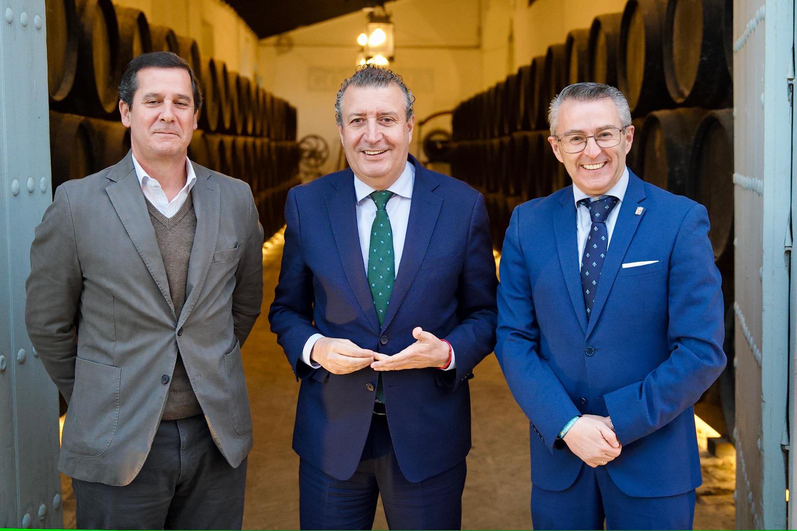 Javier Fernández participa en la presentación de ‘La auténtica Ruta del Mosto, de Villanueva es’, para potenciar Villanueva del Ariscal como destino turístico, gastronómico y enológico’