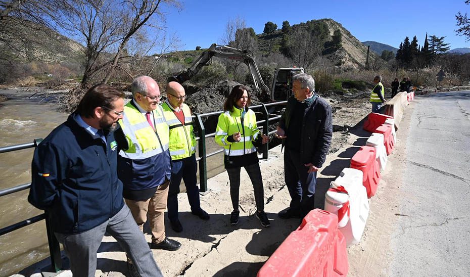 La Junta intervendrá en el puente sobre el río Aguas Blancas tras los graves daños sufridos por el temporal