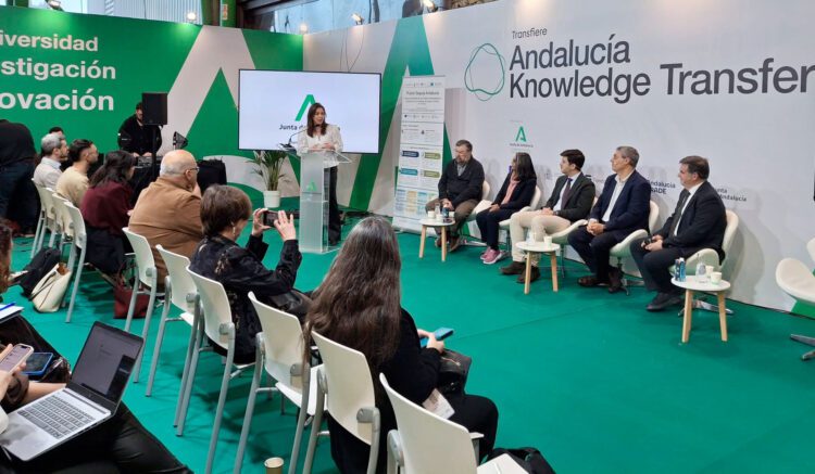 La Universidad Pablo de Olavide acerca a las empresas su oferta científica y tecnológica en el Foro Transfiere 2026   Más de 600 empresas participan en un foro que celebra su XV aniversario convertido en una cita de referencia para el ecosistema innovador