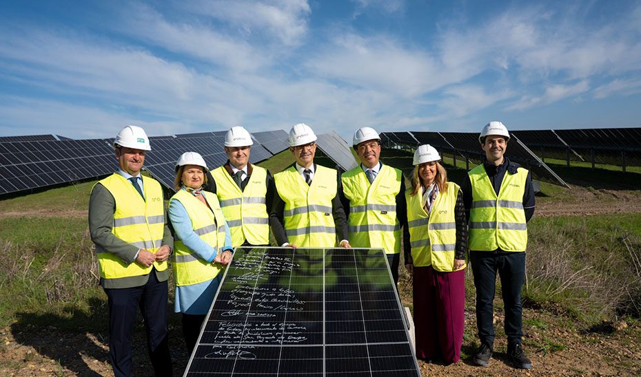 La Junta alerta de que la escasa inversión estatal en redes frena 25 proyectos industriales en Sevilla