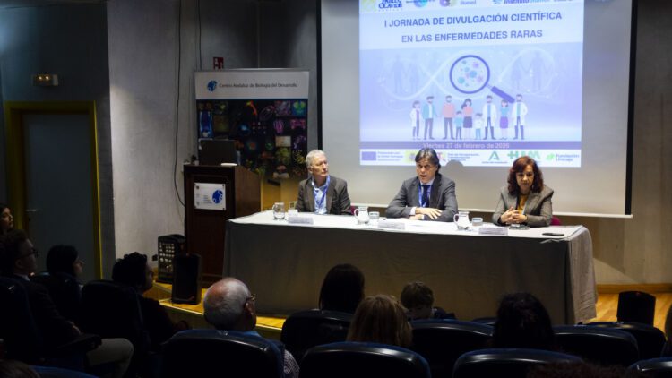 La UPO impulsa la divulgación sobre enfermedades raras con una jornada abierta a científicos, estudiantes y familias