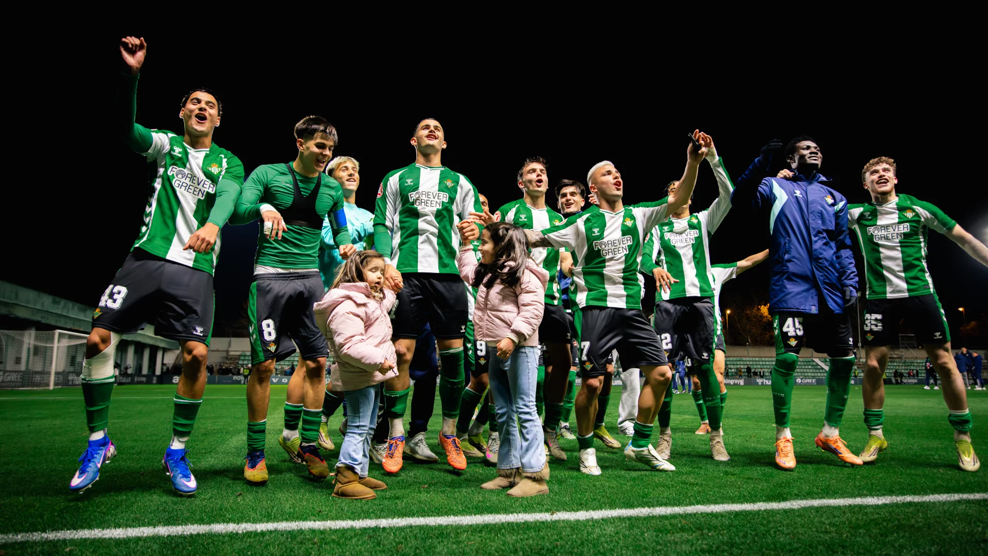 CRÓNICA | El Betis Deportivo se lleva el derbi de filiales en casa (3-1)