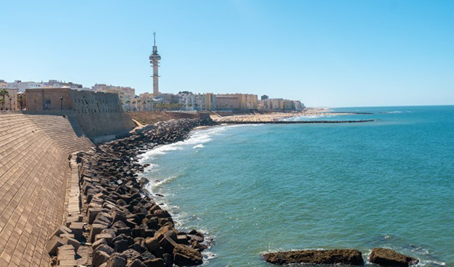 Un modelo matemático andaluz permite regenerar playas tras los temporales con hasta un 60% menos de arena