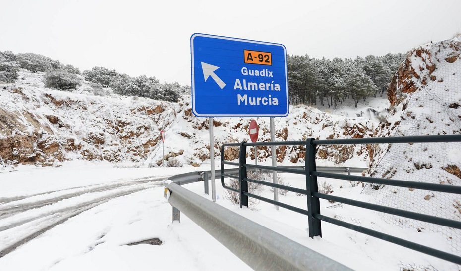 La EMA pide prudencia ante el aviso naranja por nevadas en comarcas de la provincia de Granada