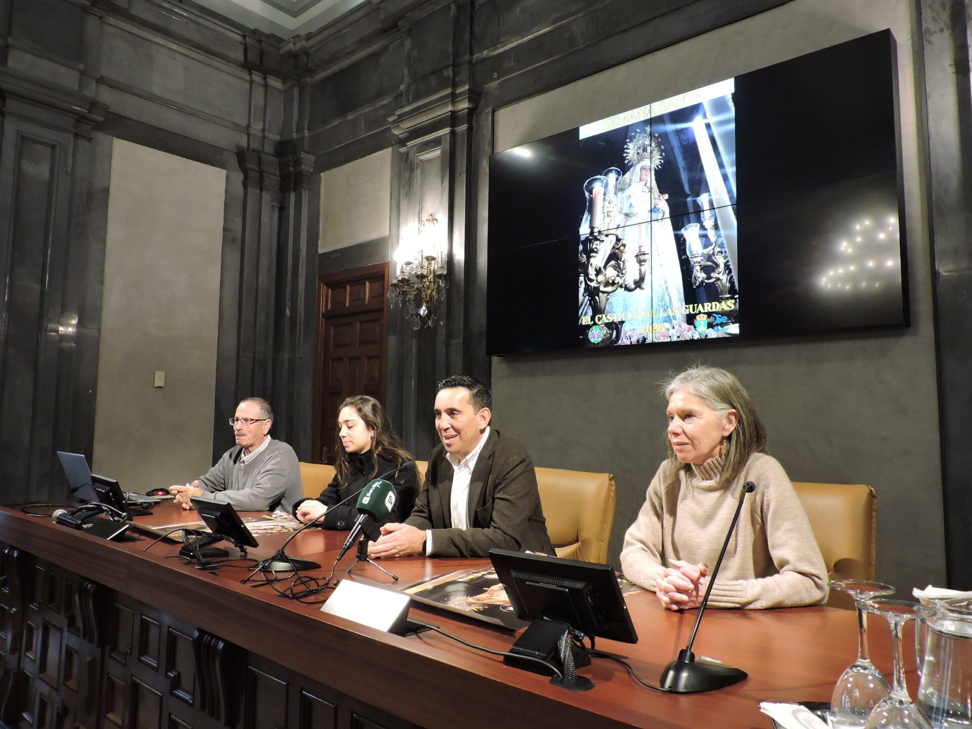 Gonzalo Domínguez, alcalde: «En El Castillo de las Guardas, el Viernes Santo no solo se vive. Se siente»