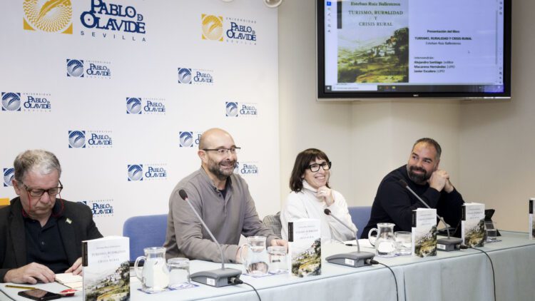 Esteban Ruiz Ballesteros presenta en la UPO su libro ‘Turismo, ruralidad y crisis rural’