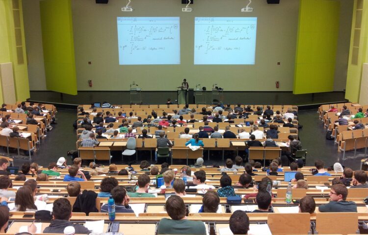 Esta clase merece la pena: cómo combatir el absentismo universitario