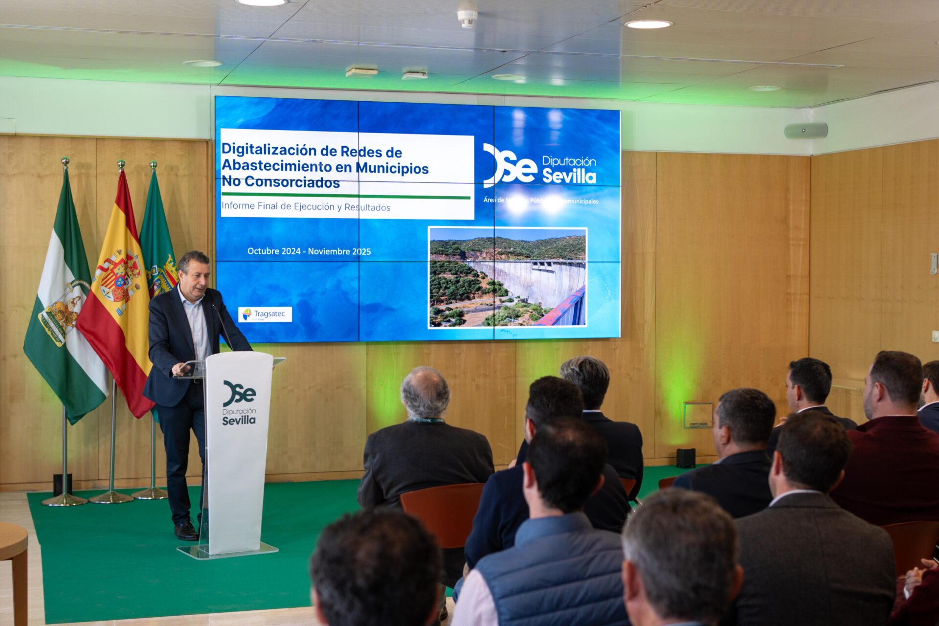 Javier Fernández aborda la digitalización de la red de abastecimiento de los municipios no consorciados como «un espacio de oportunidad para el ciclo integral del agua de la provincia»