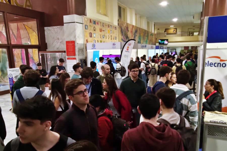 Más de 70 empresas de todos los ámbitos de la ingeniería se dan cita en la feria de empleo de la ETSi
