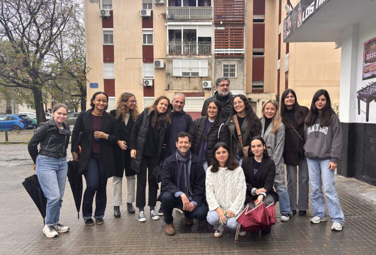 La UPO pone en marcha el proyecto ‘Clínica Jurídica Flora Tristán’ para acercar el Derecho al Polígono Sur   La Facultad de Derecho, en coordinación con el Vicerrectorado de Cultura y Políticas Sociales y el Complejo Universitario Flora Tristán, desarrolla esta iniciativa al servicio de personas y colectivos en situación de vulnerabilidad