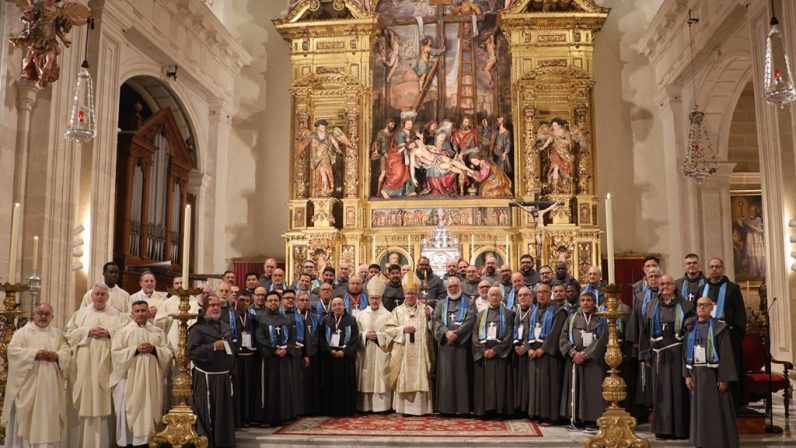 Clausura del 50º aniversario de los franciscanos de la Cruz Blanca, en el Sagrario de la Catedral